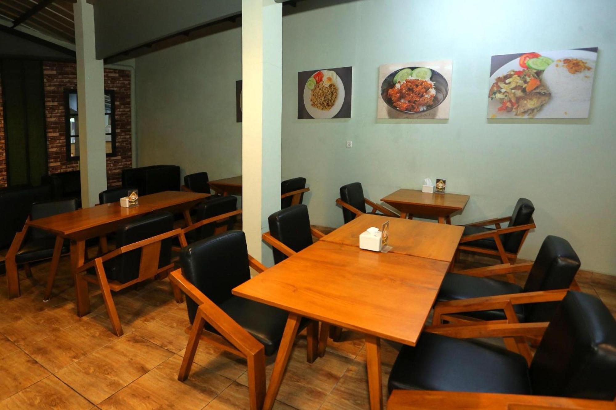 Sans Fiducia Gede Hotel